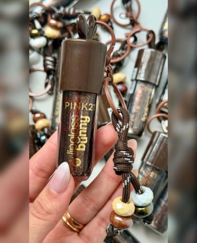 Lipglos Color Marron con Destellos de Pink 21