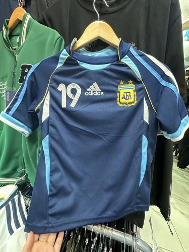 Retro 19 Messi Niño