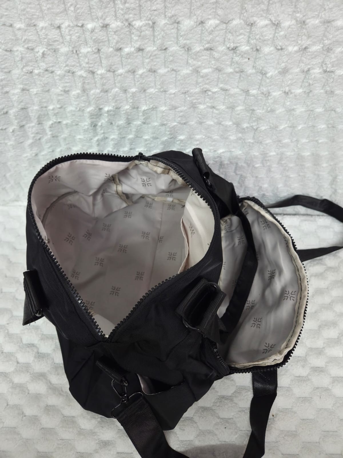 Bolso  Morral Tela Impermeable Tira Desmontable Excelente Calidad - Imagen 9