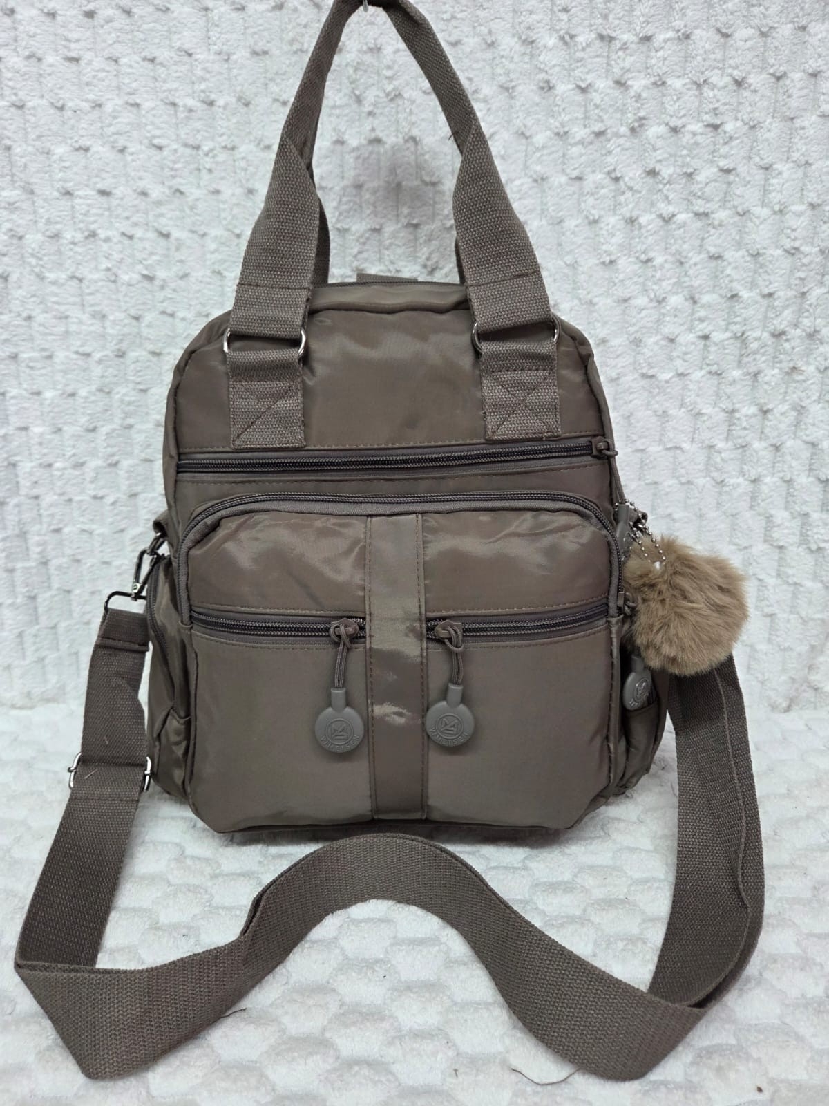 Mochila Bolso Morral ( 3 en 1) Tela Impermeable Tira Desmontable 
excelente Calidad - Imagen 3