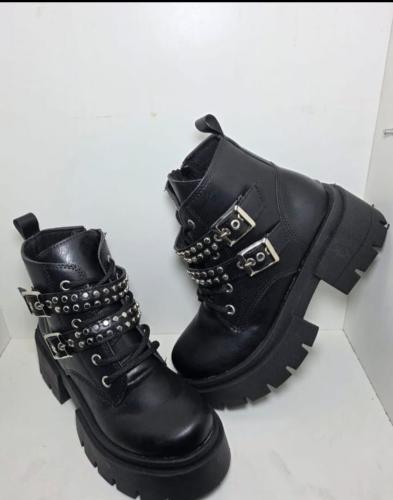 Borcegos con Tachas y Cierre Interno (art.paris)