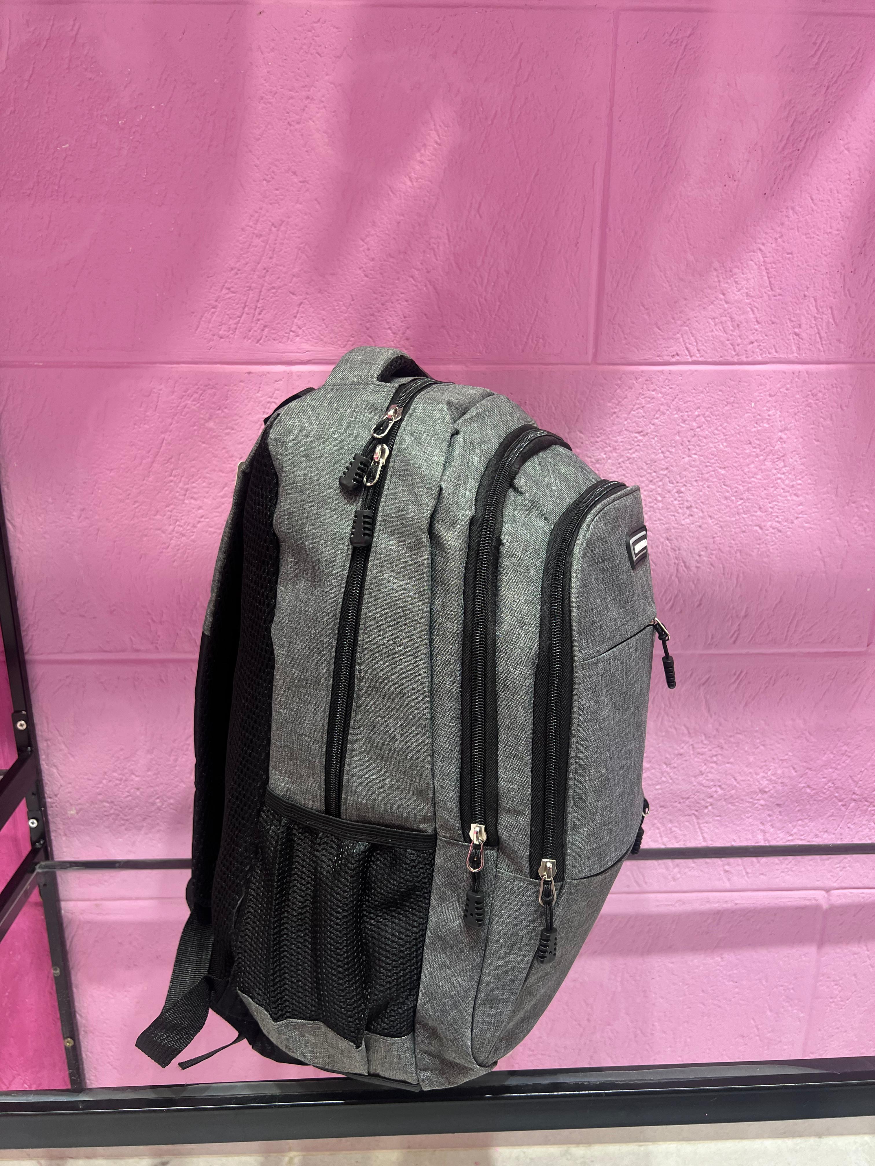 Mochila Grande Impermeable - 0cd3fa88-c193-4a0a-80cb-0c98fbeb4908.jpeg