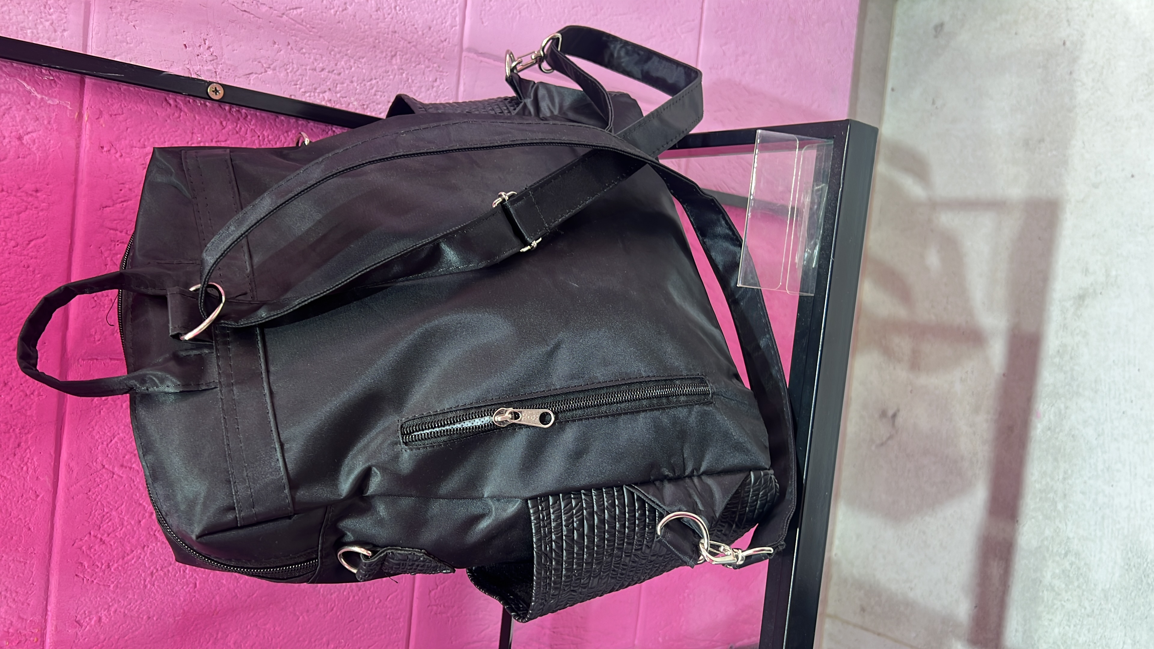 Mochila y Cartera Impermeable Bolsillo Parte Trasera - 0B4B64DB-01FB-4174-BF03-072EC1C23976.jpeg
