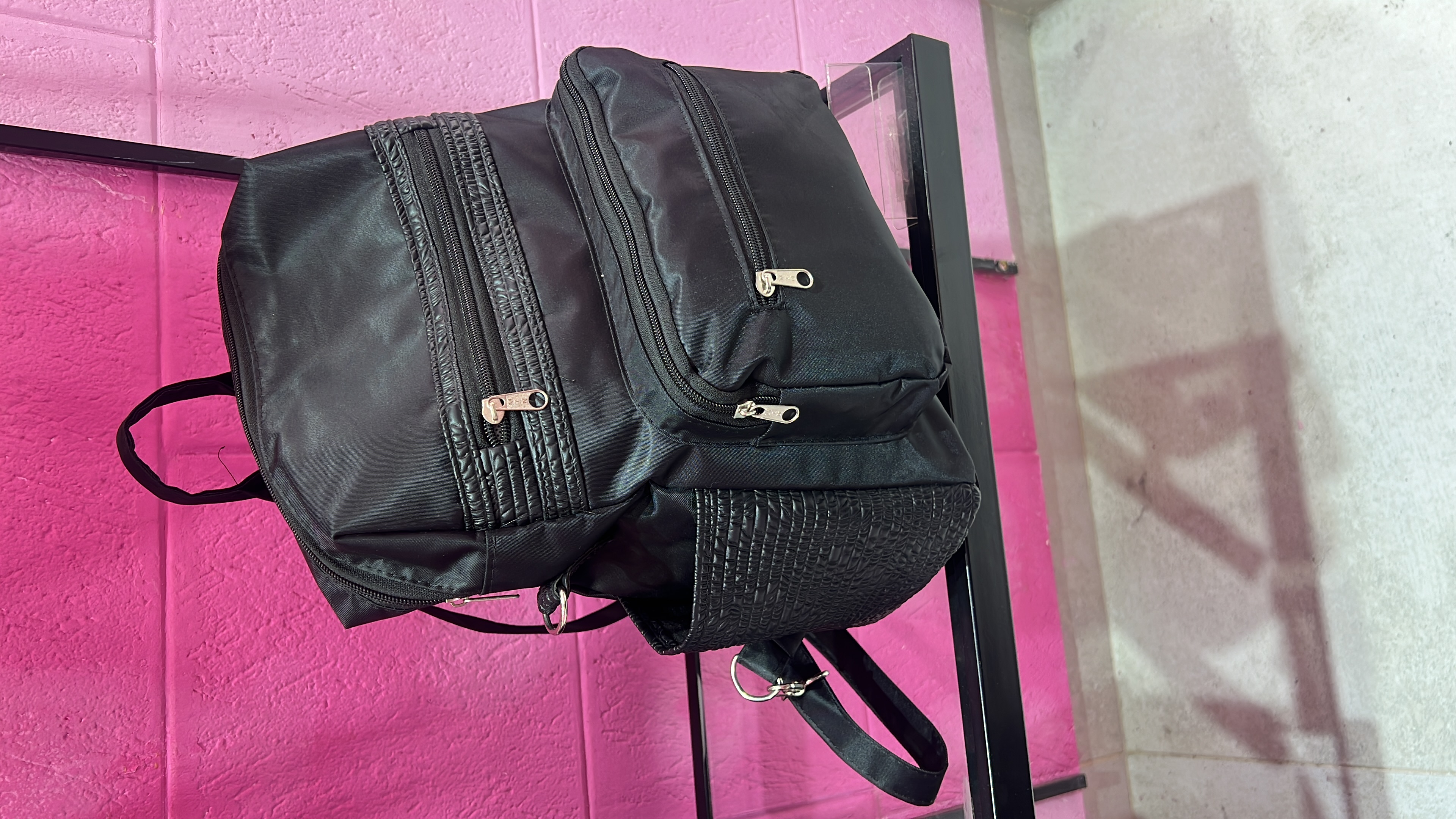 Mochila y Cartera Impermeable Bolsillo Parte Trasera - 568F665A-8E75-4D2C-BE8F-2C7EA23809E4.jpeg