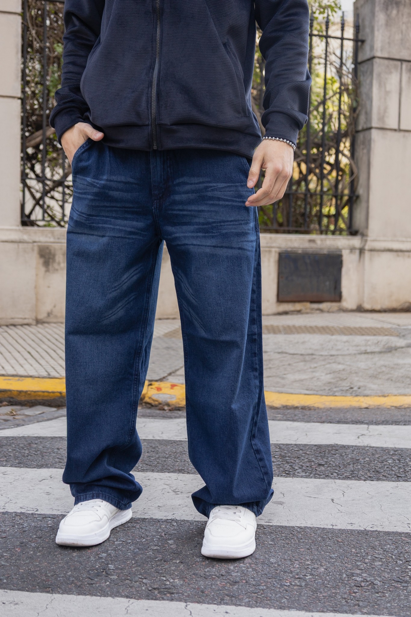 Baggy Blue Black Ghost - Imagen 1