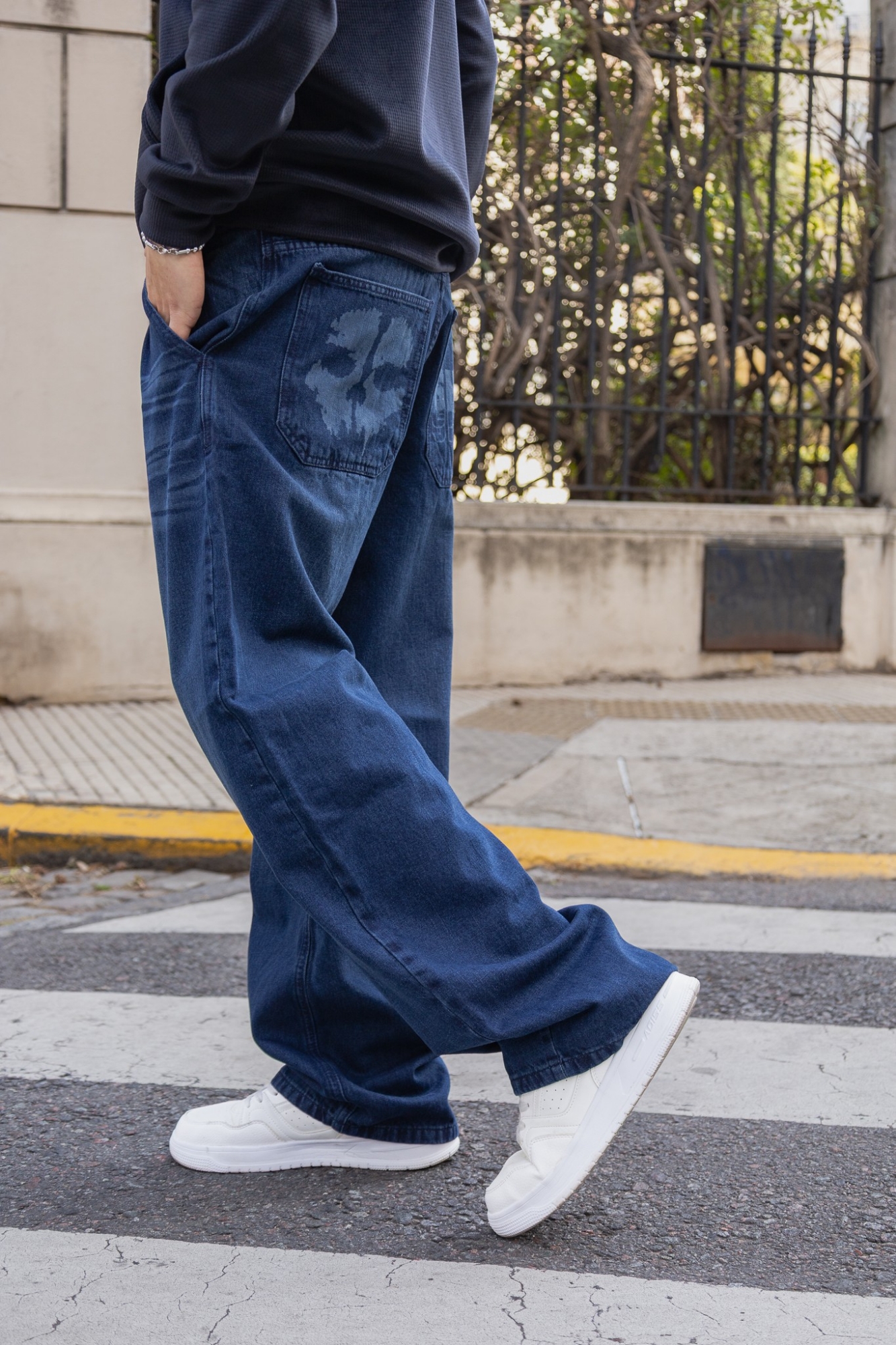 Baggy Blue Black Ghost - Imagen 4