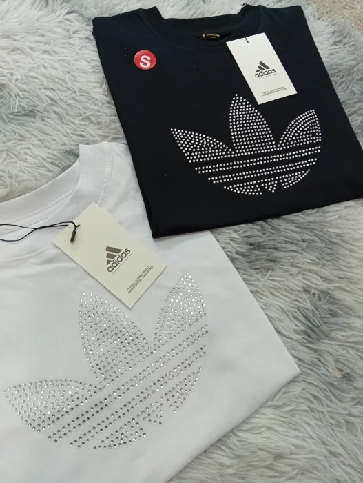 Remera Adi Pedrería de Mujer