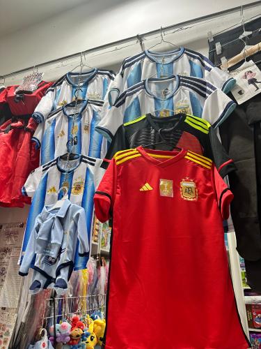 Camiseta del Dibu Bordados y Tejido Escudos - Miniatura 2