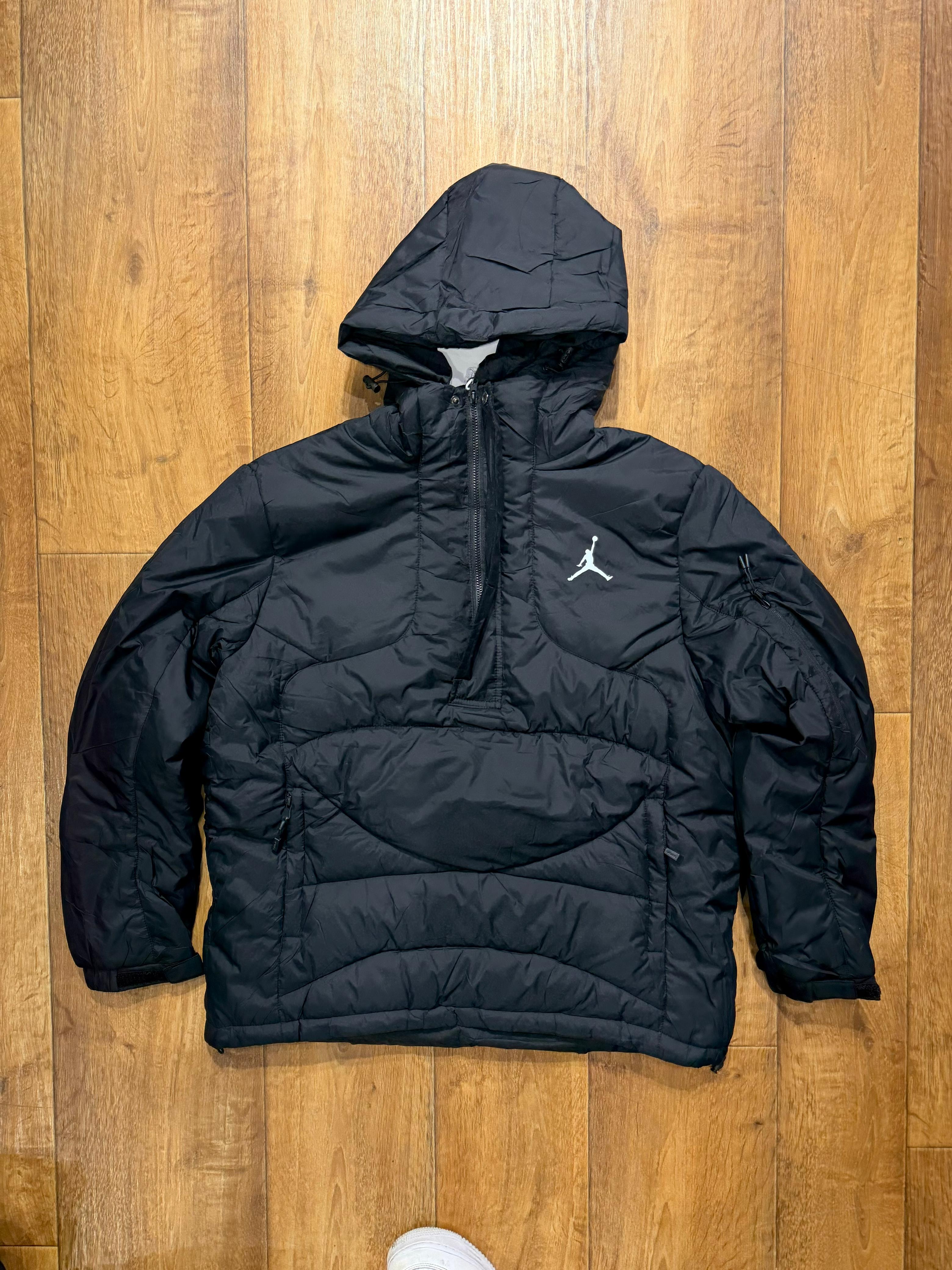 Jordan Premium Abrigado Ultimos - f6c2b087-3df9-40f5-969e-929f189232dc.jpeg