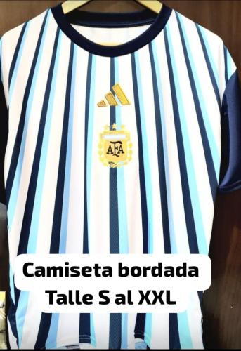 Camiseta Bordada