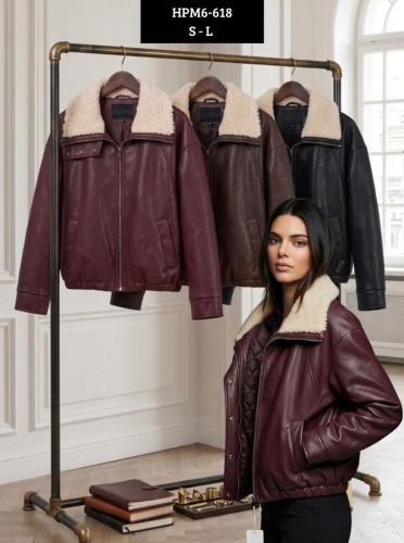 Campera de Engomado con Corderito en el Cuello