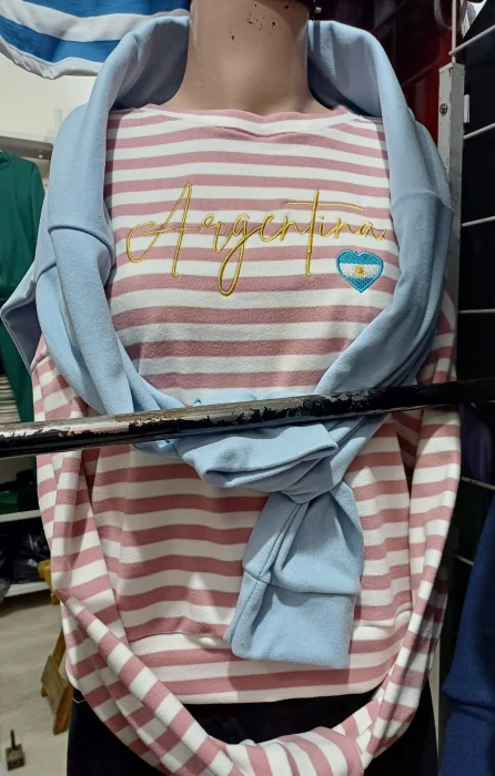 Sweater's Oversize de Darlon Rip Rayado Unico Talle Bordado