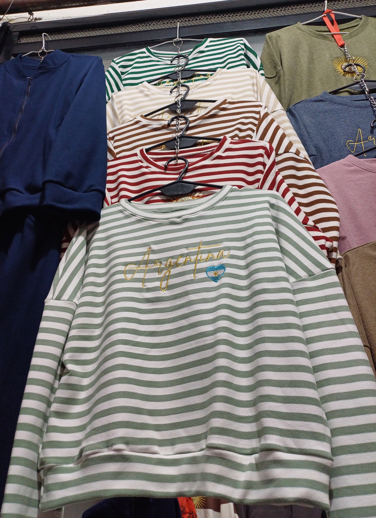 Sweater's Oversize de Darlon Rip Rayado Unico Talle Bordado - Imagen 2