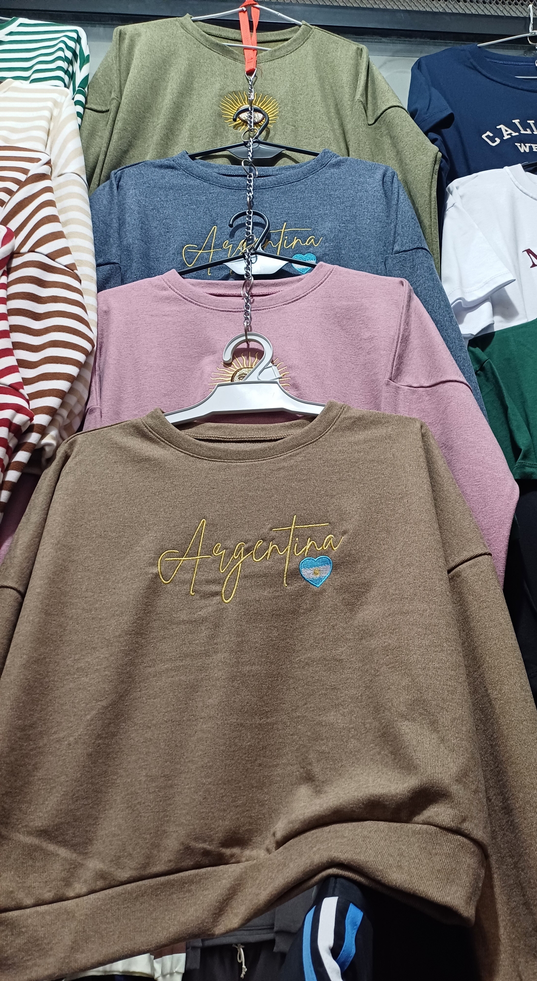 Sweater's Oversize de Darlon Liso Bordado Talle Unico - Imagen 2