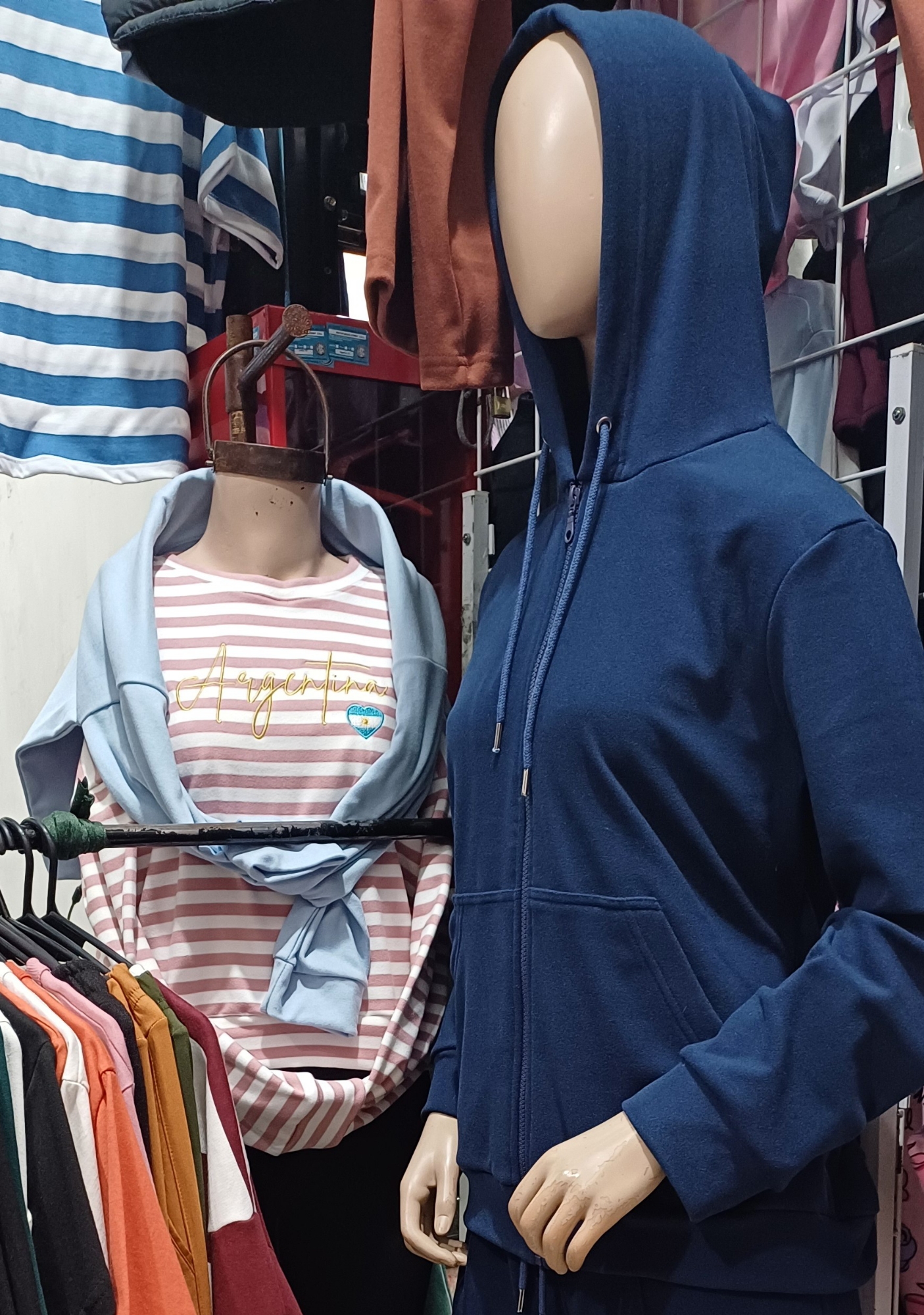 Sweater's Oversize de Darlon Liso Bordado Talle Unico - Imagen 3