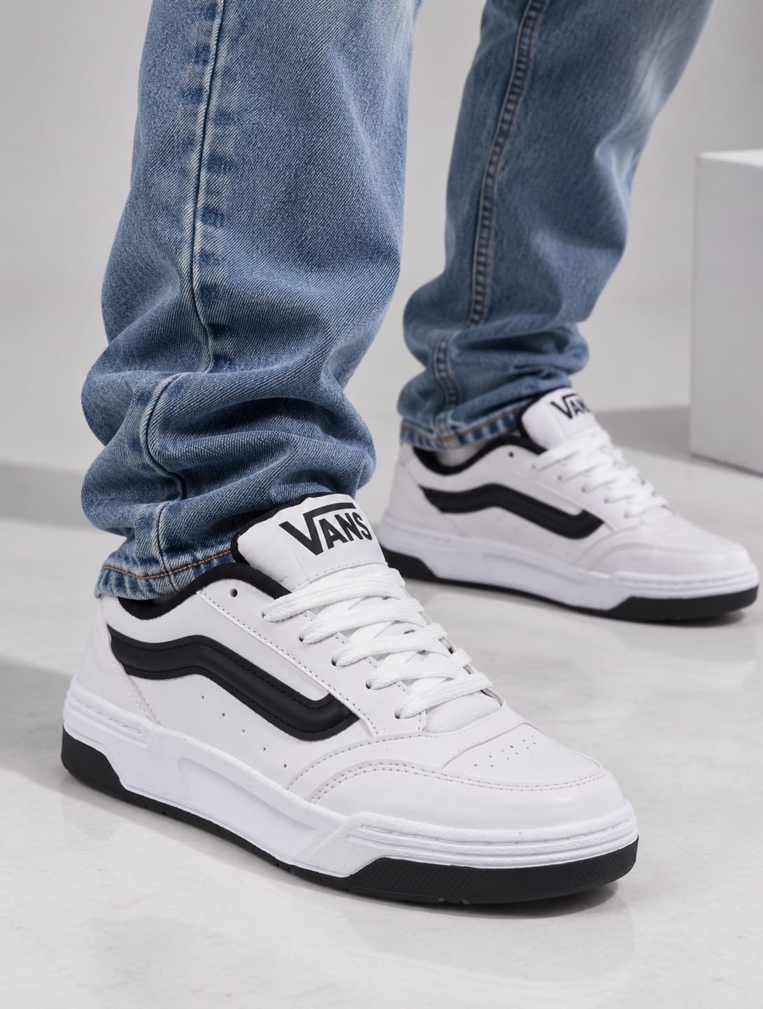 Vans Hylane - Imagen 2