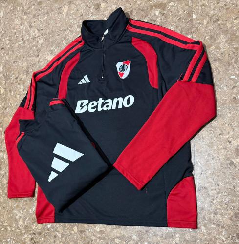 Buzo River Modelo 2026