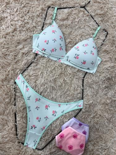 Conjunto Triangulo Floreado