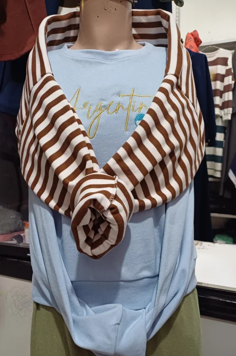 Sweater's Oversize de Darlon Rip Bordado Unico Talle Juvenil