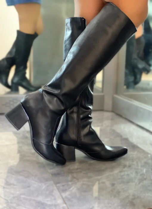 Botas Altas  Negras Taco bajo de 6cm