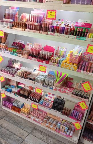 Maquillaje Surtido 3 X 5000 Pesos