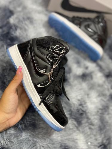 Air Jordan 1 Mid High