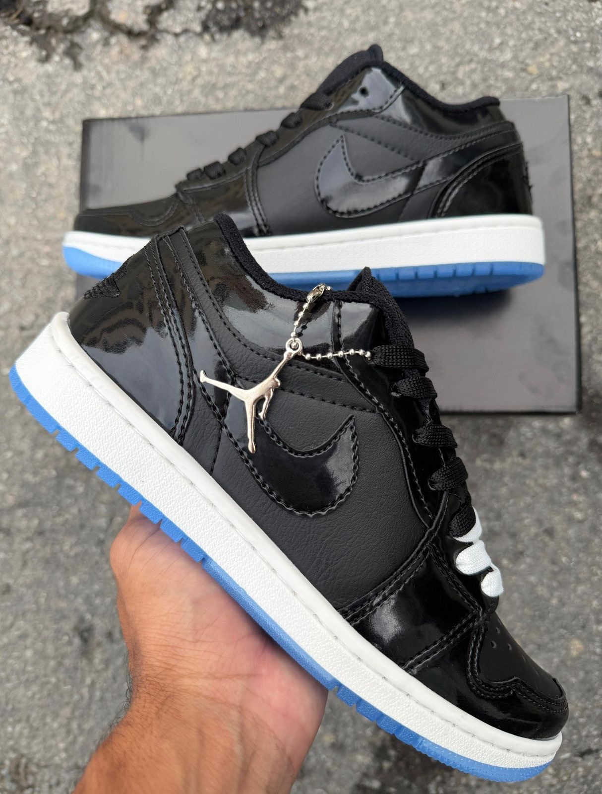 Air Jordan 1 Mid High - 6a540ec0-87ad-44bf-95cf-2e8936f2045f.jpeg