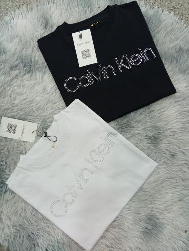 Remera Calvin Klein Brillos