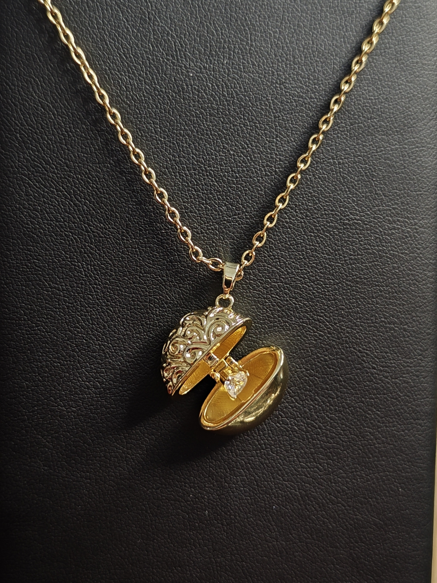Collares Relicarios Dorados - Imagen 3