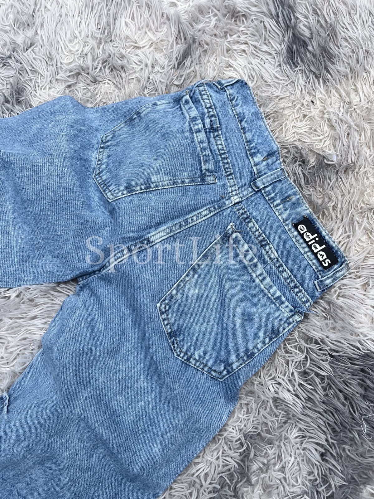 Baggy Adidas - 8dd91280-0828-4b69-b44f-25dc01aad285.jpeg