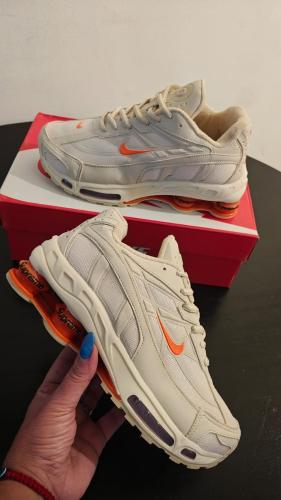 Nike Shox Supreme