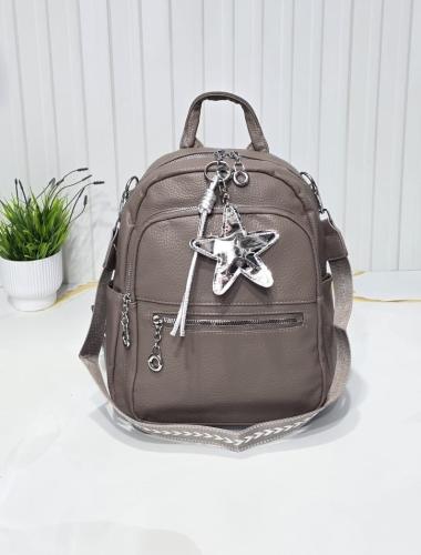 Mochila Cuero Pu* *entra una Carpeta A4* 
excelente Calidad. - Miniatura 4