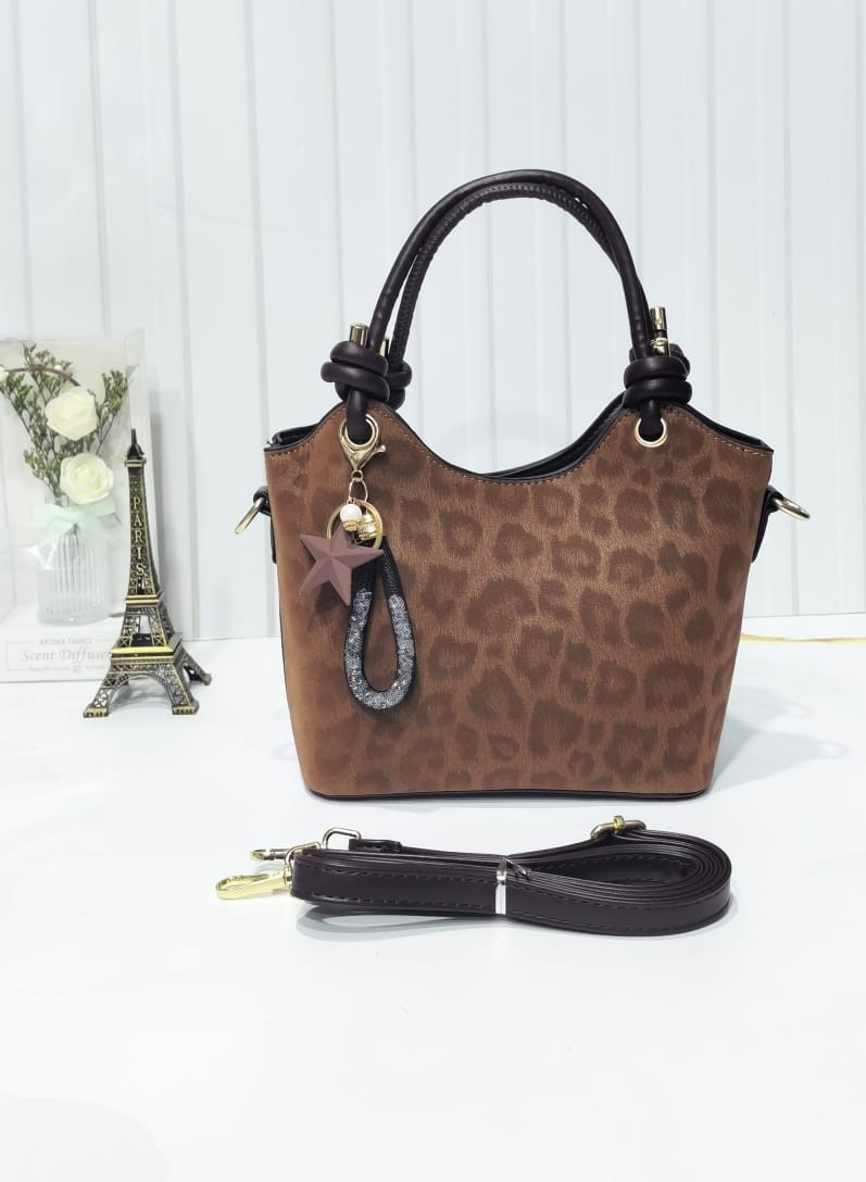 Cartera Animal Print.
trae el Llavero .
de Excelente Calidad - Imagen 6