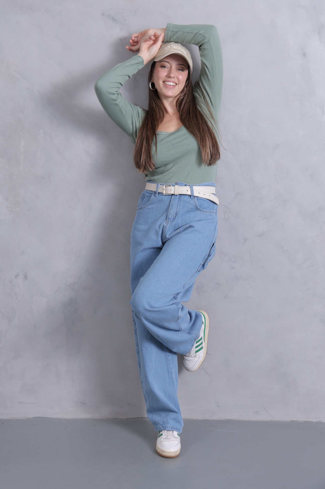 Baggy Carpintero Celeste Ocean con Bolsillo Delantero - Imagen 2