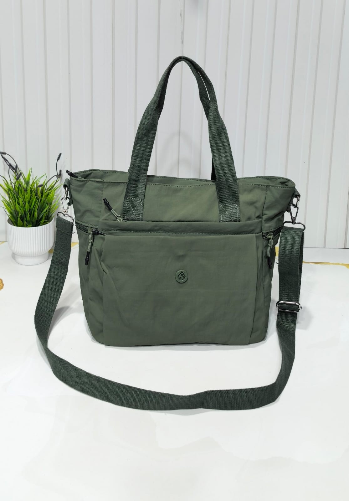 Bolso Morral
*tela Impermeable Entra una Carpeta A4* Excelente Calidad. - Imagen 1