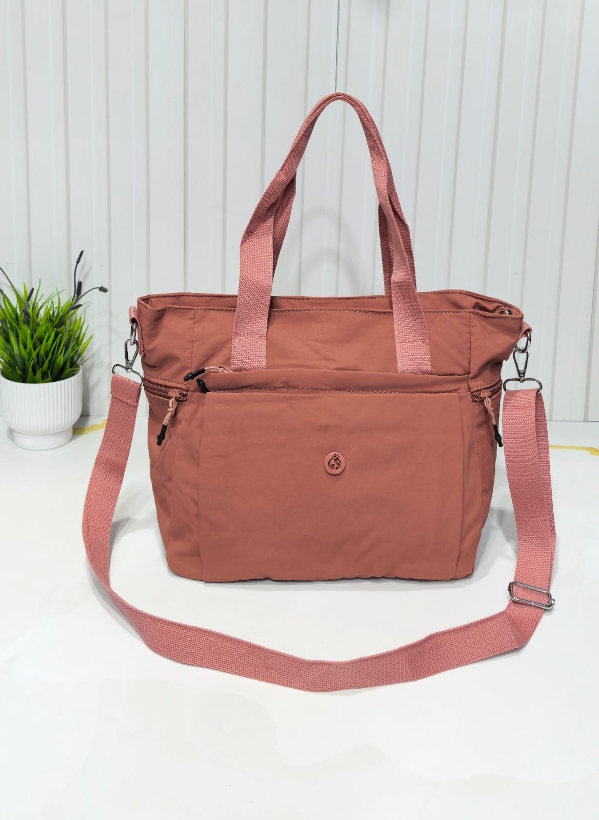 Bolso Morral
*tela Impermeable Entra una Carpeta A4* Excelente Calidad. - Imagen 4