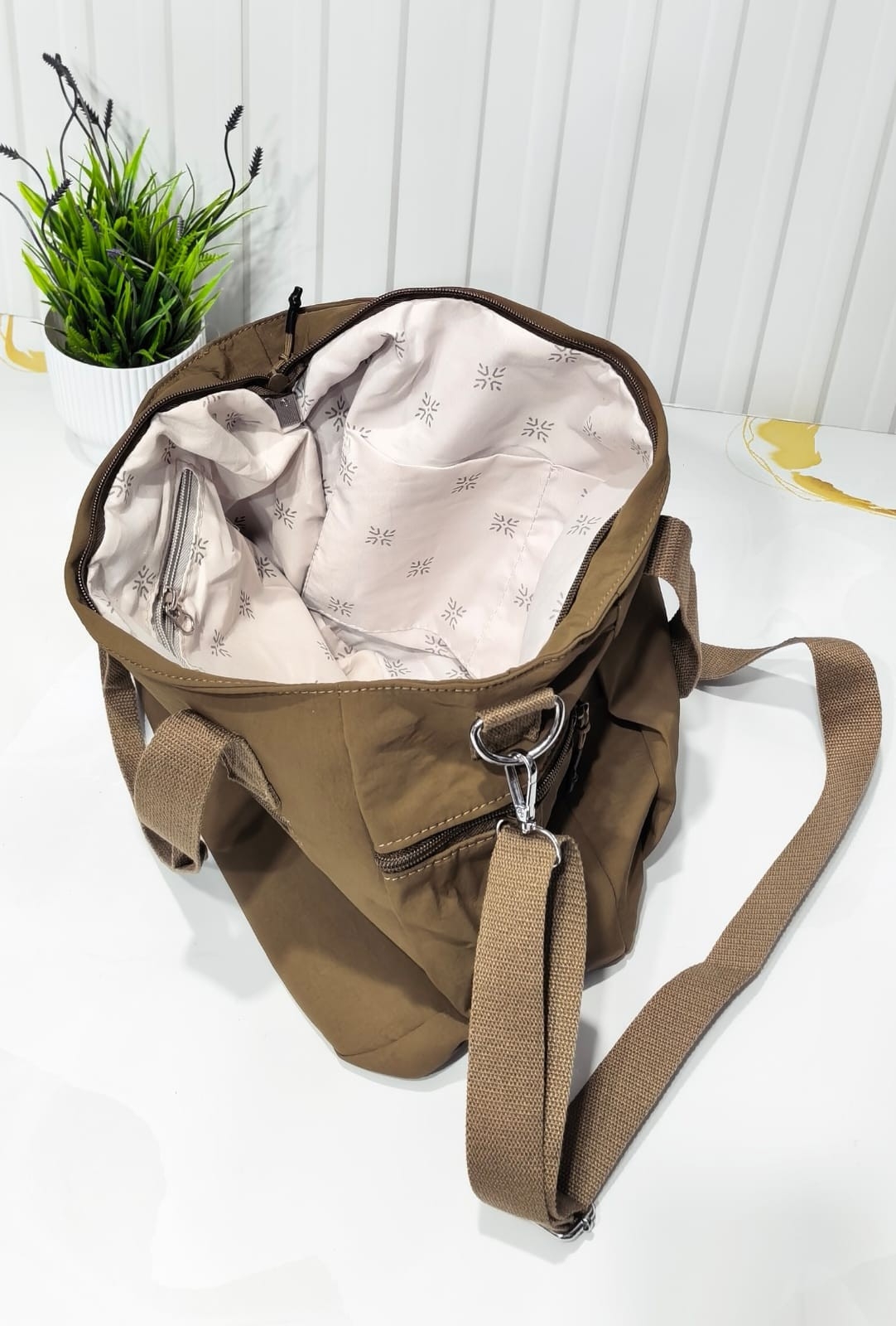 Bolso Morral
*tela Impermeable Entra una Carpeta A4* Excelente Calidad. - Imagen 8
