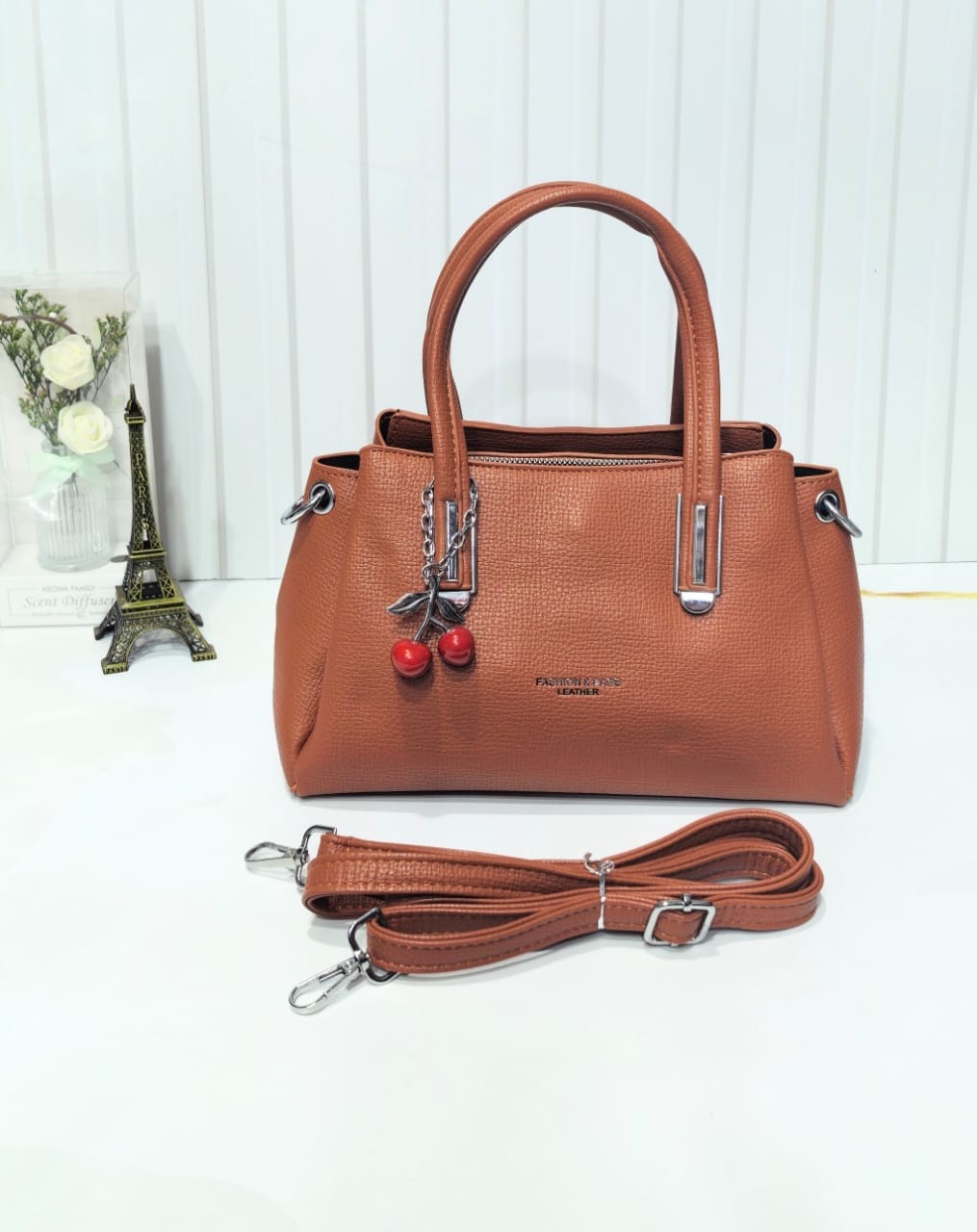 Cartera Mediana de Cuero Pu Excelente Calidad . - Imagen 2