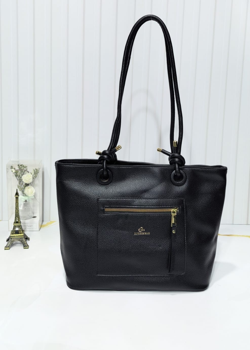 Cartera Grande de Cuero Pu* Excelente Calidad .
*no Trae la Tira Larga* - Imagen 3