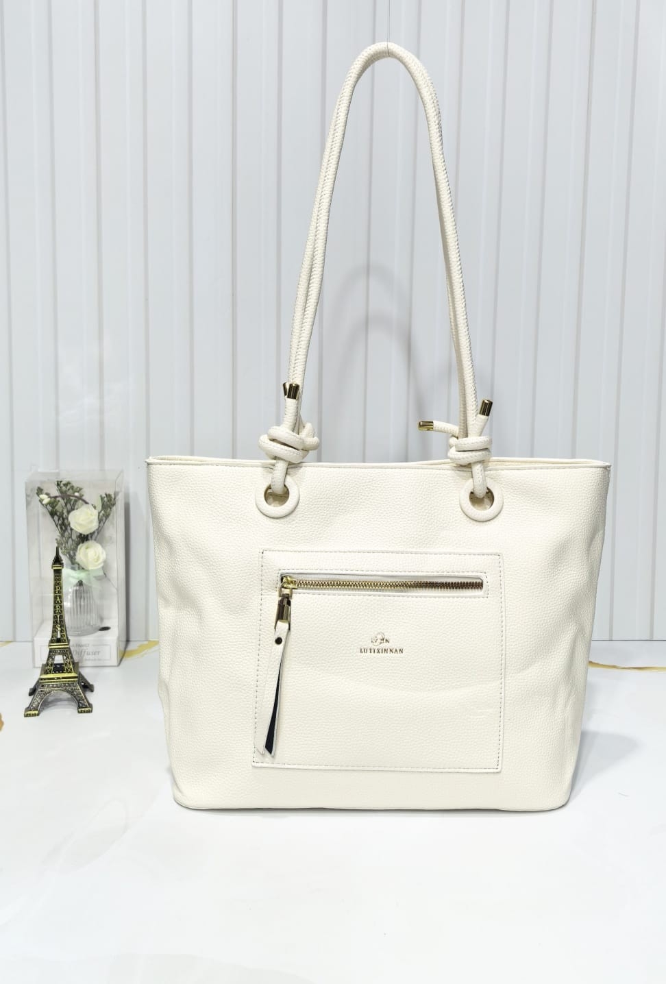 Cartera Grande de Cuero Pu* Excelente Calidad .
*no Trae la Tira Larga* - Imagen 7