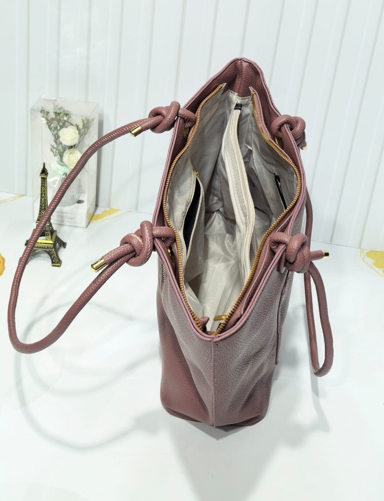 Cartera Grande de Cuero Pu* Excelente Calidad .
*no Trae la Tira Larga* - Imagen 9