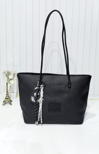 Cartera Grande de Cuero Pu* Excelente Calidad .