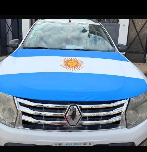 Banderas para el Capo del Auto de Argentina