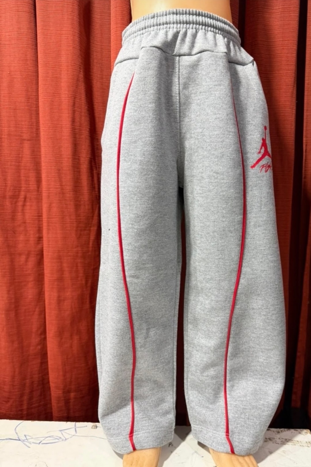 Baggy Frizado Jordan para Nene. - Imagen 4