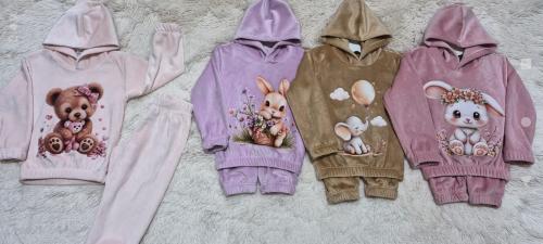 Conjunto Plus con Capucha de Nena