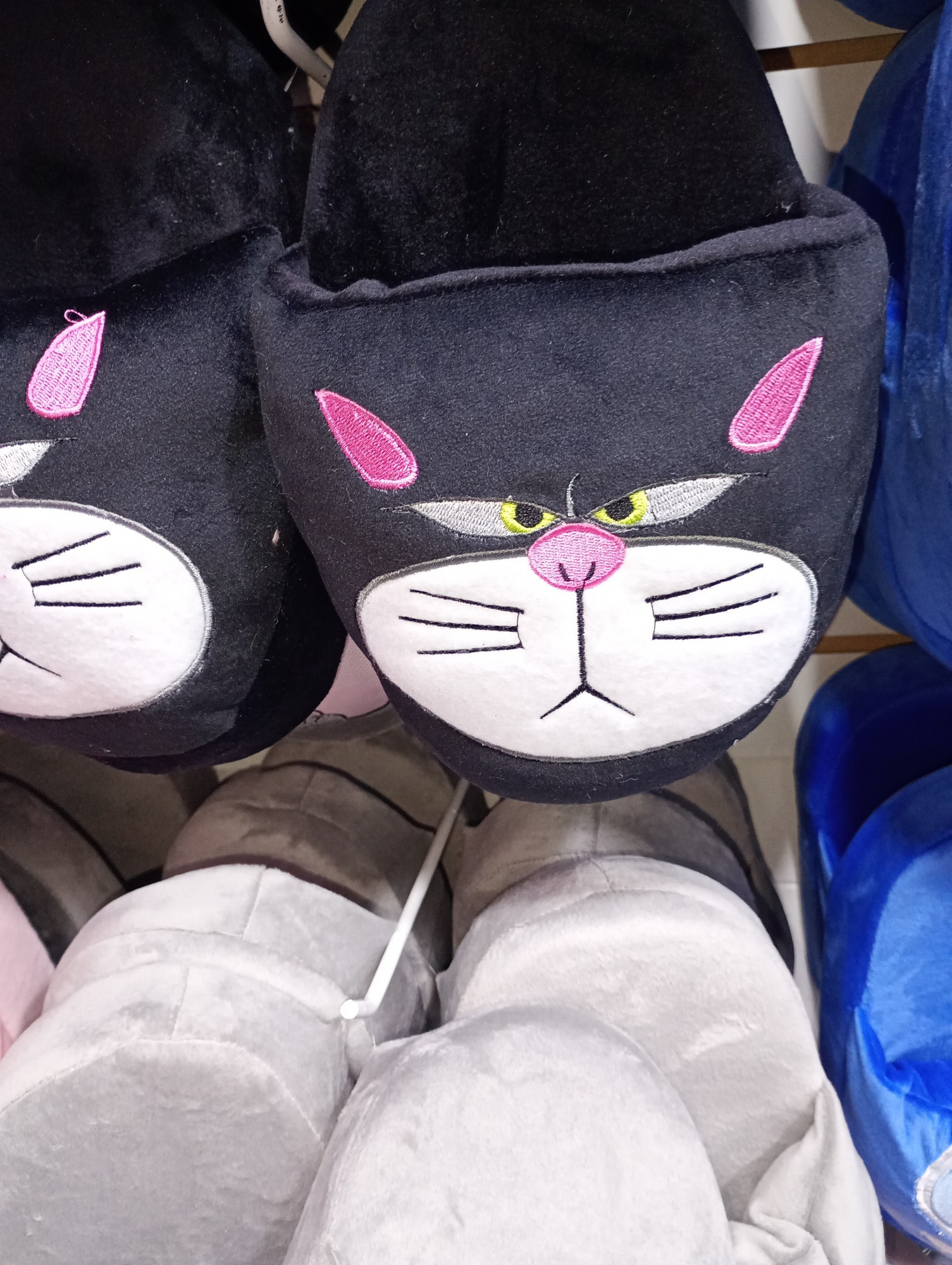 Pantuflones del 35 al 40 - Imagen 4