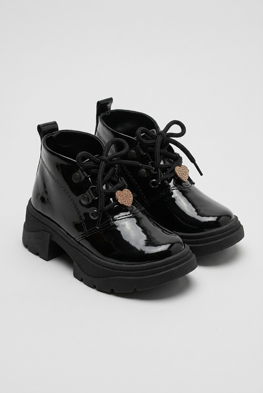 Borcego Bota Nena Charol Eco Cuero Negro Cordones y Accesorio Corazón Niña - WhatsApp%20Image%202026-06-09%20at%2015.26.40.jpeg