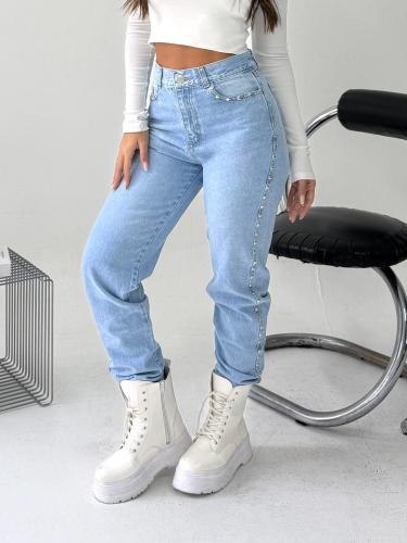 Pantalón Mom Celeste C/tachas