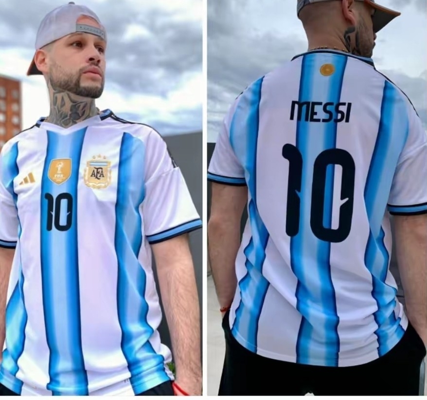 Camisetas W 15 Logo Bordado Mangas y Cuello Tejidos Muy Buena Calidad - Imagen 1