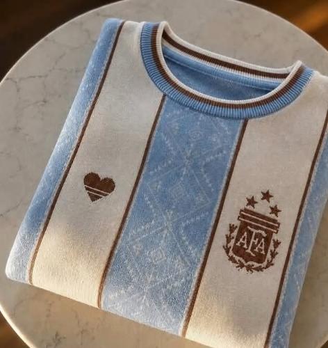 Sweater Bremer Cuello Celeste y Blanco